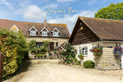 3.7 acres of Barn Conversion for sale in Pirton