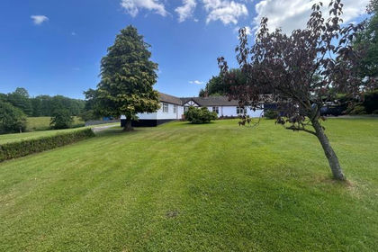 1 acre of House with Land for sale in Kington Rural