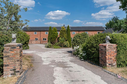 Barn Conversion for sale in Cholmondeston