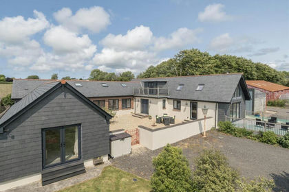 5.4 acres of House with Land for sale in Langtree