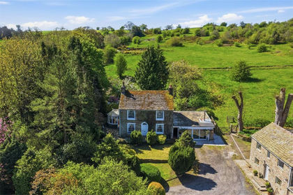 7.6 acres of Farmhouse for sale in Rainow