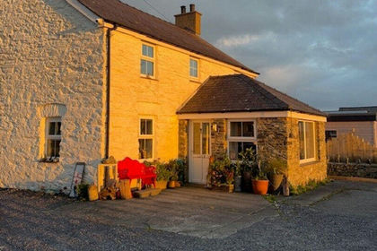 3 acres of Equestrian property for sale in Llanfaethlu