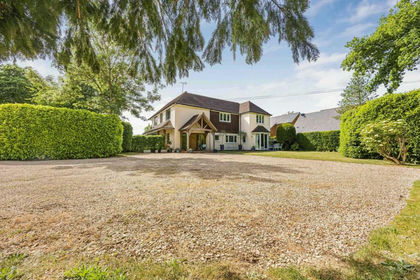 1.3 acres of House with Land for sale in Kidmore End