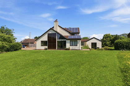 1 acre of House with Land for sale in Kempley