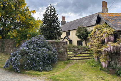 2 acres of Farmhouse for sale in St. Giles in the Wood