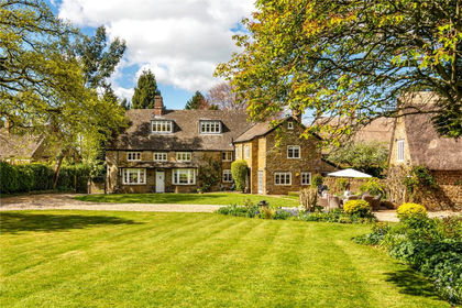 1.2 acres of House with Land for sale in Overthorpe