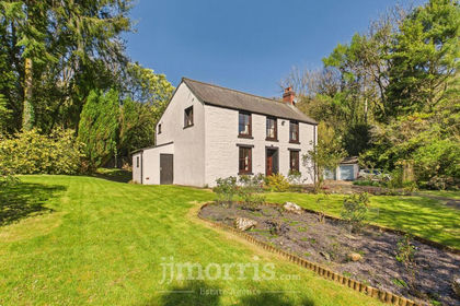 10 acres of House with Land for sale in Maenclochog