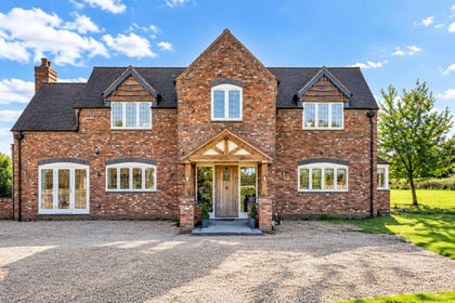 2 acres of Farmhouse for sale in Lapworth