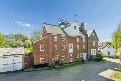1 acre of House with Land for sale in Hitchin