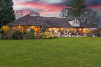 1.5 acres of House with Land for sale in Little Budworth