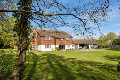 1.5 acres of House with Land for sale in Billingshurst