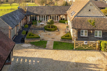 Barn Conversion for sale in Tredington