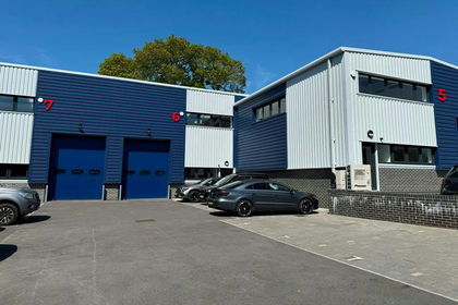 Warehouse for sale in Romsey