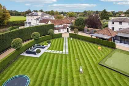 Barn Conversion for sale in Bovingdon