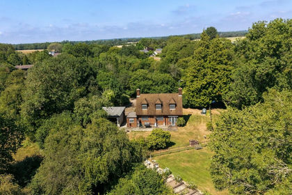 1 acre of House with Land for sale in Stelling Minnis