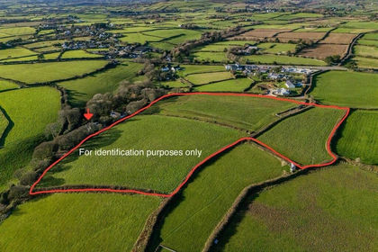 10.5 acres of Land for sale in Wendron