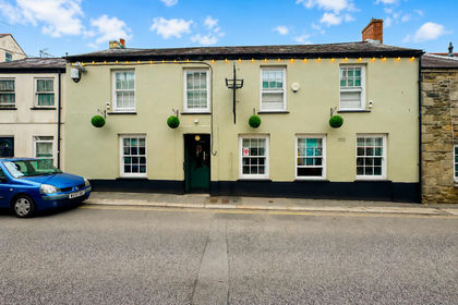 Pub for sale in Penryn