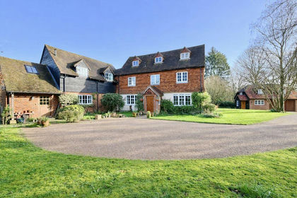 Farmhouse for sale in Burnham