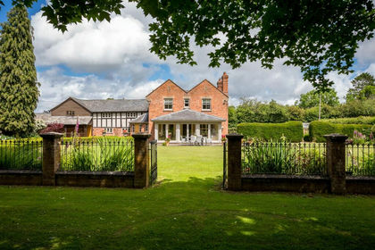 1 acre of House with Land for sale in Kingsland