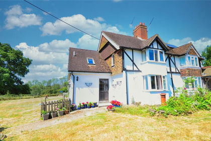 1 acre of Cottage for sale in West Hoathly