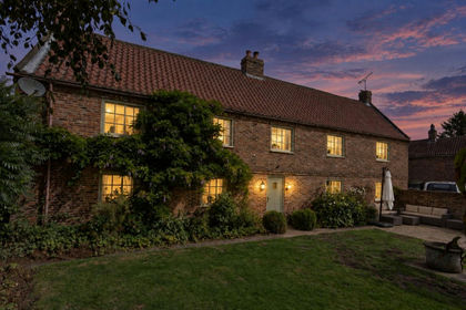 8.6 acres of House with Land for sale in Hessay