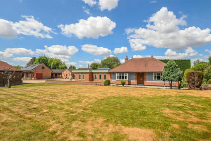 9.1 acres of House with Land for sale in Egginton
