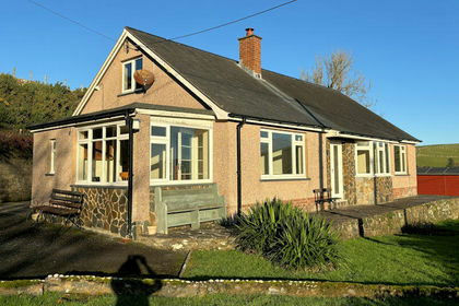 1 acre of Land for sale in Llangelynin