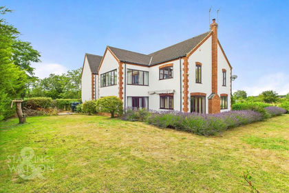 5.2 acres of House with Land for sale in Fransham