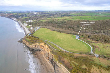 1 acre of House with Land for sale in Amroth