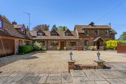 Cottage for sale in Great Gaddesden