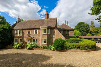 4.2 acres of House with Land for sale in Bekesbourne-with-Patrixbourne
