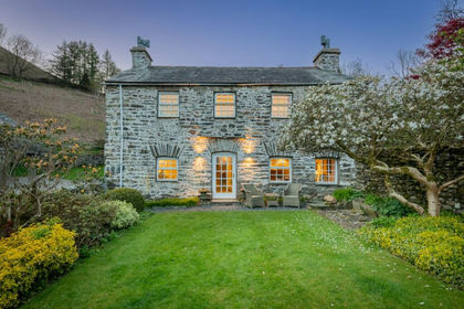 7 acres of Farmhouse for sale in Dunnerdale-with-Seathwaite