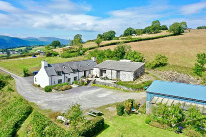 12.4 acres of House with Land for sale in Llanddoged and Maenan
