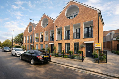 Land for sale in Enfield North