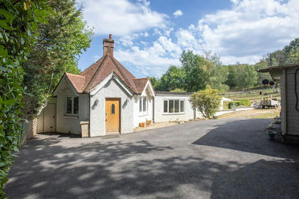 8 acres of House with Land for sale in Dormansland