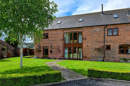 Barn Conversion for sale in Himley