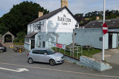 Pub for sale in Llanbadarn Fawr
