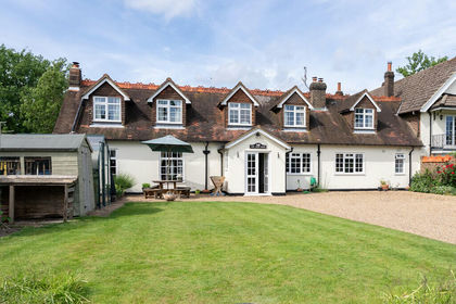 Barn Conversion for sale in Newdigate