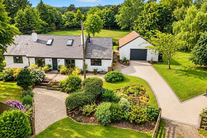 3.2 acres of House with Land for sale in Newnham