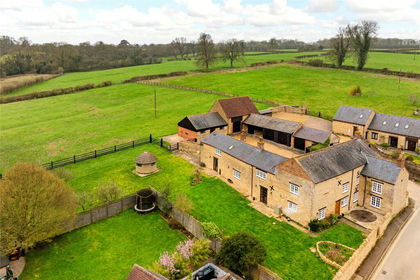 2.3 acres of Farmhouse for sale in Stoke Bruerne