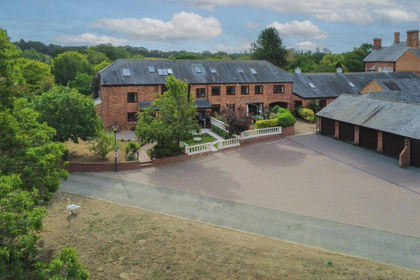 Land for sale in Leighton-Linslade