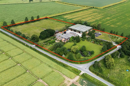 9 acres of Country Home for sale in Spaldington