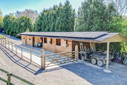 6 acres of Equestrian property for sale in Cranbrook & Sissinghurst
