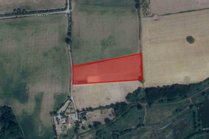 3.6 acres of Equestrian property for sale in Aldeby
