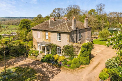 3.1 acres of House with Land for sale in Uppingham