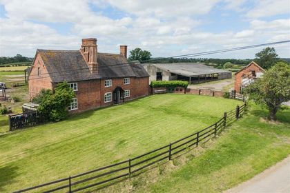 3 acres of Farmhouse for sale in Abbots Bromley