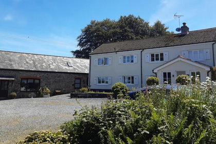1.9 acres of Farmhouse for sale in Cynwyl Gaeo