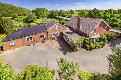 1.7 acres of House with Land for sale in Tushingham-cum-Grindley, Macefen and Bradley