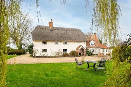 1.2 acres of Farmhouse for sale in Bolnhurst and Keysoe