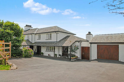 8 acres of House with Land for sale in Windermere and Bowness